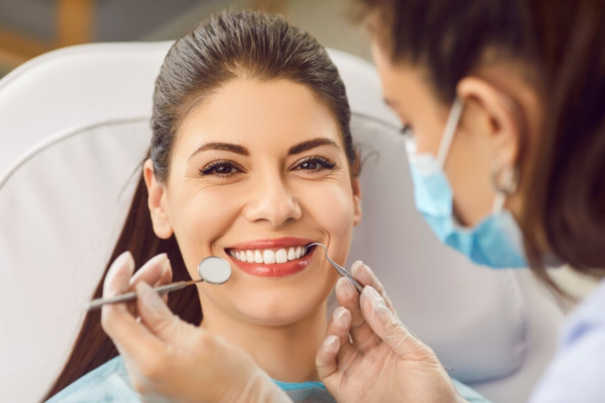 what is the difference between a dentist and an orthodontist
